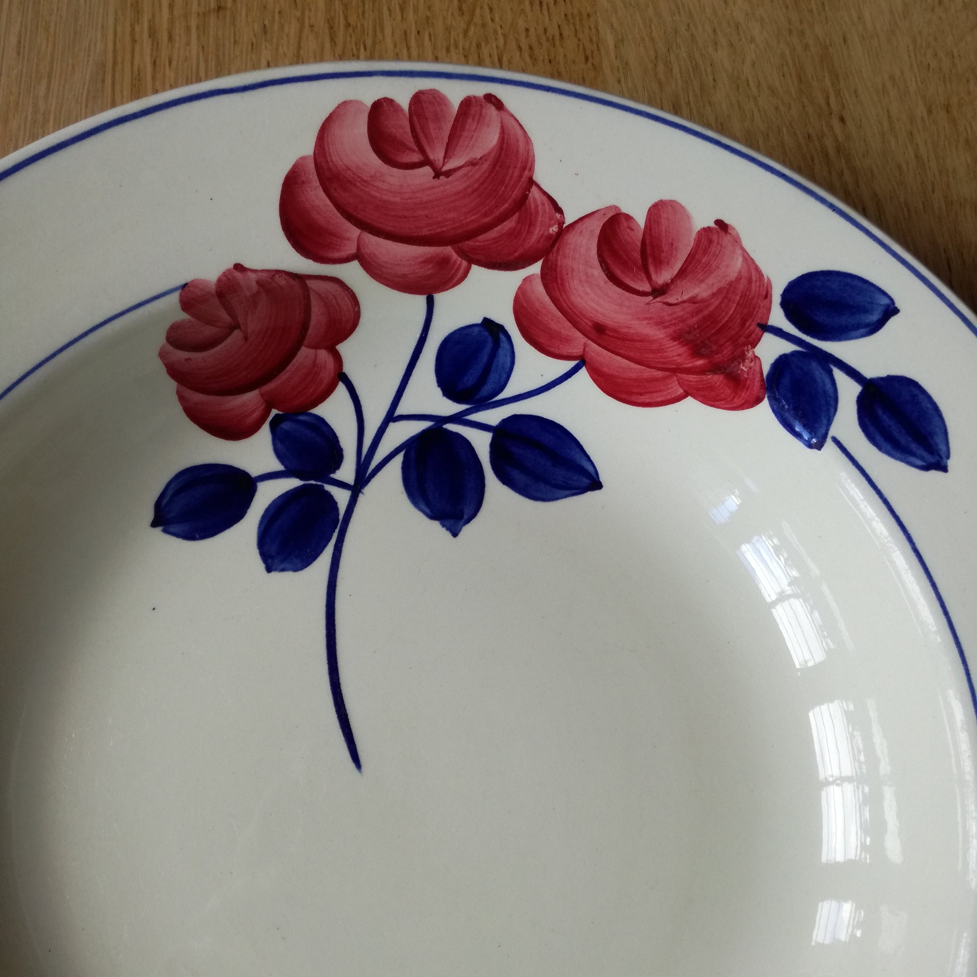 Plat Rose Rouge HBCM (Hippolyte Boulenger - Creil & Montereau)