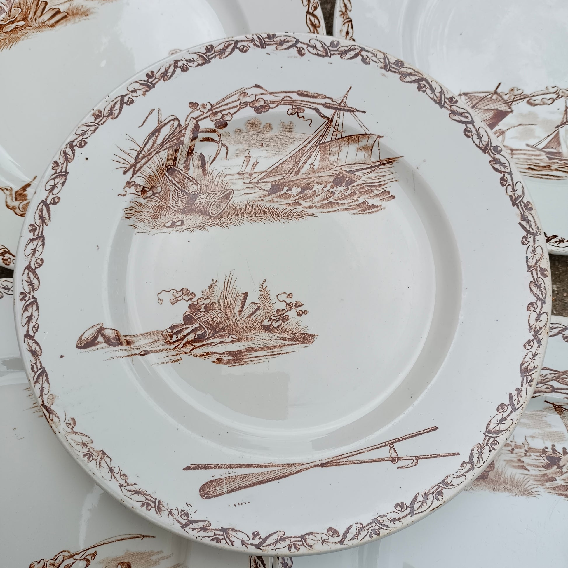 Assiette - grande plate Marine Creil & Montereau