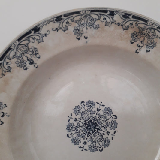 Assiette - creuse / calotte  