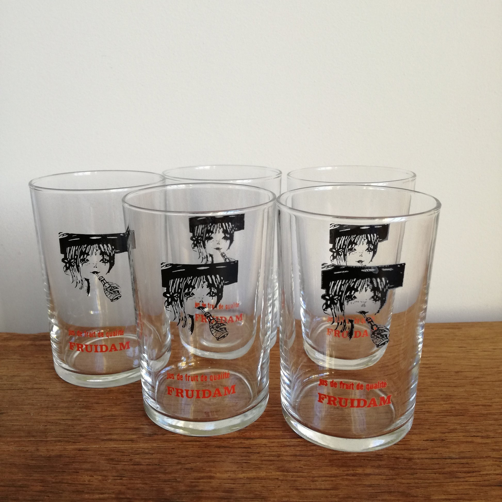SÉRIE DE 9 grands verres long drink cocktail ou orangeade à fond quadrillé EUR 39,00 - FR SÉRIE DE 9 grands verres long drink cocktail ou orangeade à fond quadrillé EUR 39,00 - FR