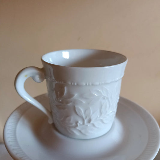 4 tasses à café et sous tasses en porcelaine blanche Bernardaud