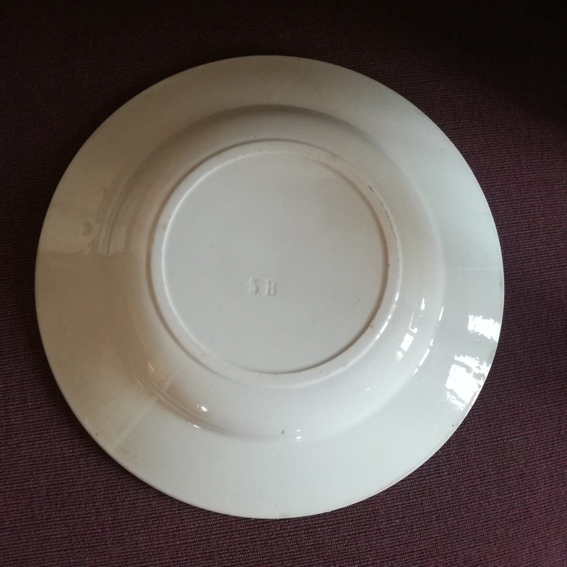 Assiette - creuse / calotte  