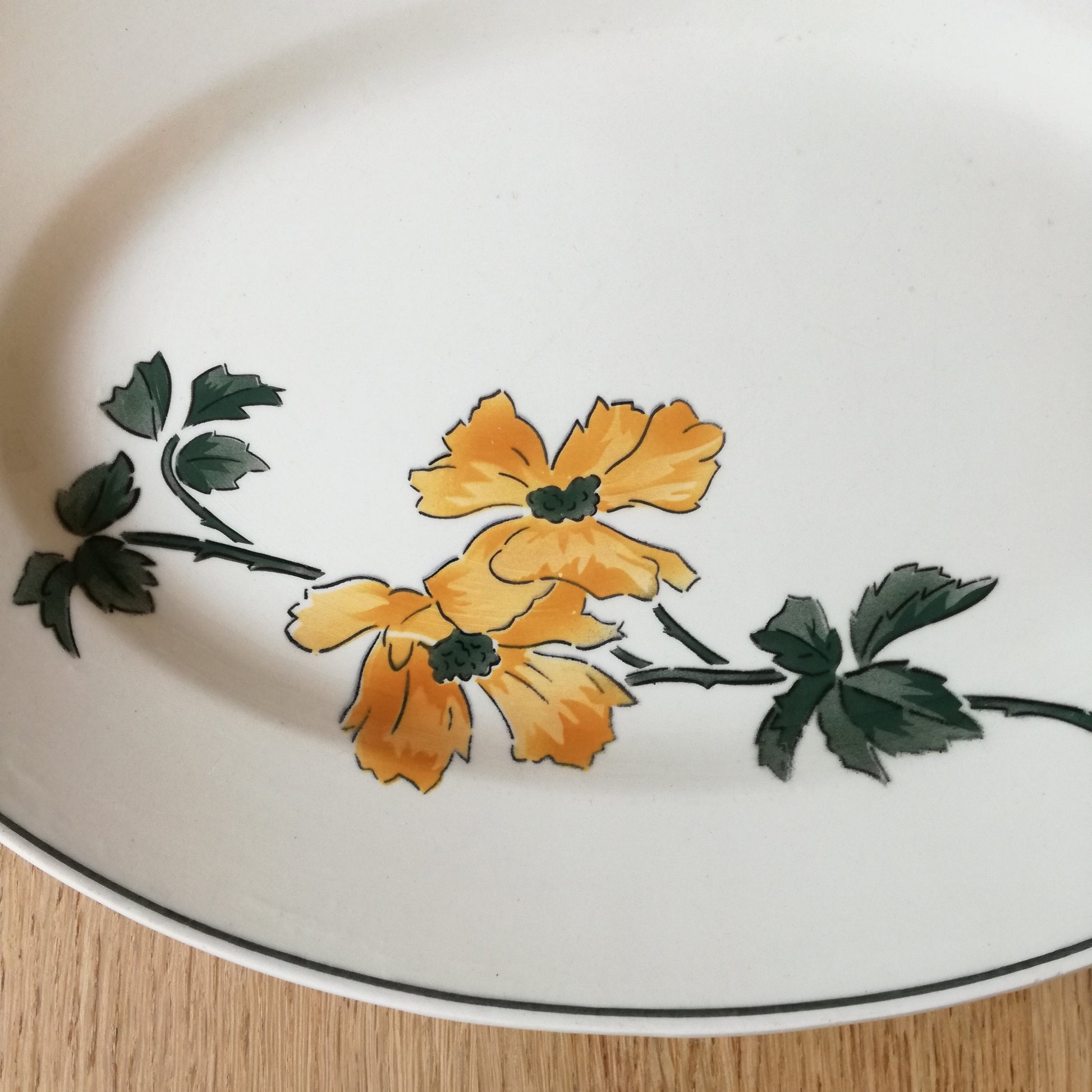 Plat ovale Églantine HBCM (Hippolyte Boulenger - Creil & Montereau)