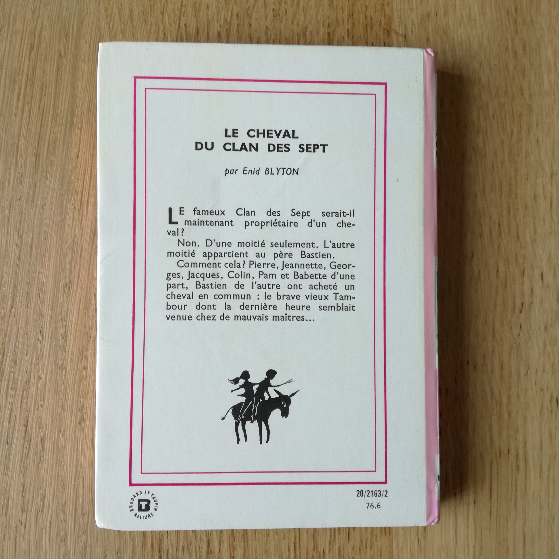 Livre jeunesse Le Clan des Sept 